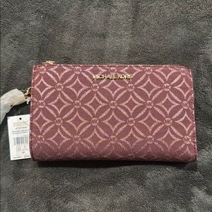 Brand New W Tags Michael Kors Pink Wristlet Clutch. Accordion style!